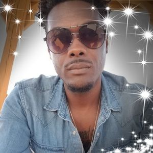 Meet your Posher, Derrick